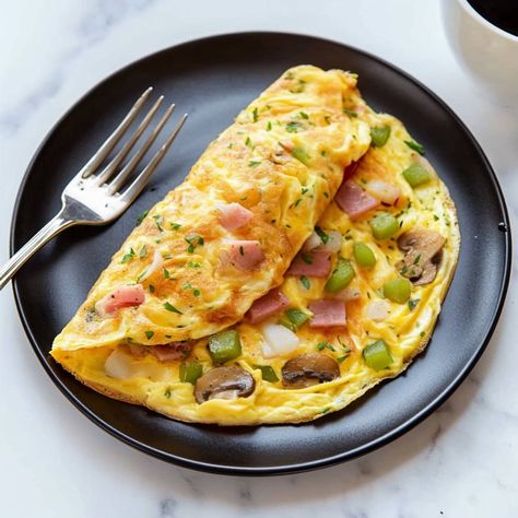 Denver Omelette - Insanely Good Denver Omelette, Denver Omelet, Cheese Omelette, Omelette Recipe, Smoked Ham, Dinner Recipes Crockpot, Things To Paint, Hearty Breakfast, Breakfast Brunch Recipes