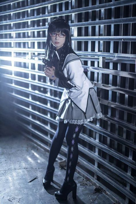 Vampire Knight Cosplay, Akemi Homura, Mahō Shōjo Madoka Magica, Mahō Shōjo, Kawaii Cosplay, Puella Magi, Cat Pose, Cosplay Characters, Puella Magi Madoka Magica