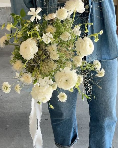 utah + destination wedding florist | by shavon on Instagram: "bouquet for a + a ,, getting to work with these textures and simple color palette was an honor

#texturedbridalbouquet #bridalbouquet #bridalshootbouquet #whiteandgreenbouquet" Bouquet Colour Palettes, November Flower Bouquet, Wispy Bouquet, White And Blue Bridal Bouquet, Wedding Flowers Eucalyptus, White And Green Wedding Bouquet, Organic Wedding Flowers, November Flower, Garden Wedding Bouquet