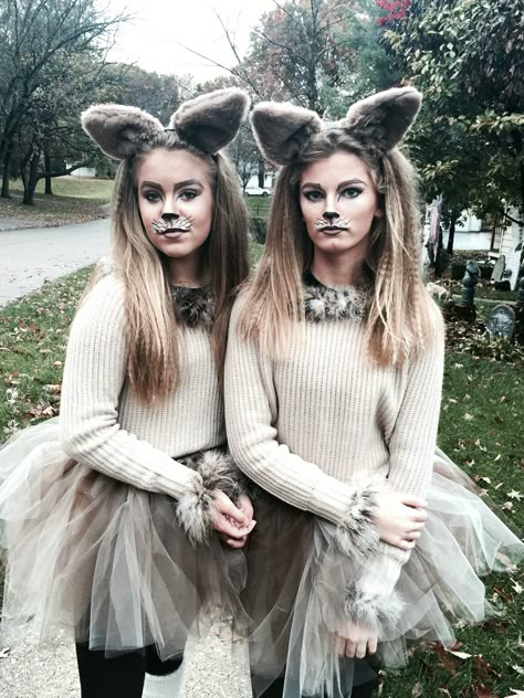 Halloween costume DIY Wolf Costume Women, Animal Costumes Women, Lion Makeup, Deer Halloween Costumes, Animal Costumes For Kids, Costume Lion, Animal Halloween Costumes, Wolf Costume, Diy Costumes Women