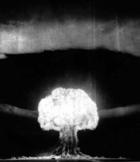 Nuclear Apocalypse, Nuclear Explosion, Mushroom Cloud, Nuclear Winter, Apocalypse Aesthetic, Nuclear Test, The Oregon Trail, Atomic Age, Nagasaki