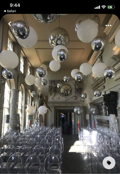 Hanging Balloons From Ceiling, Ceiling Decor Party, Ceiling Balloon Decorations, Balloon Ceiling Decorations, Party Ceiling Decorations, Hanging Balloons, Aynhoe Park, Trendy Party Decor, Balloon Ceiling