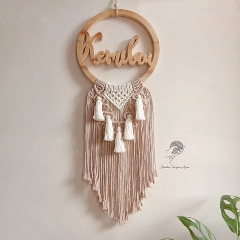 100% Handmade Macrame Dream Catcher by Buatan Tangan Ayun Processing time is 7 to 14 days before I ship. But I always try to complete order as fast as I can ✨ This product is free to request your name, maximum 6-7 character. Detail: - Material: Cotton Rope size 4mm - Ring: Teak Woods - Size Ring: 20cm & 30cm - Long: 55cm If you have any questions for custom request, please send me a message before ordering. Dream Catcher Macrame, Boho Wand, Diy Baby Mobile, Macrame Dream Catcher, Bohemian Wall Decor, Dream Catcher Diy, Bohemian Wall, Boho Theme, Handmade Macrame