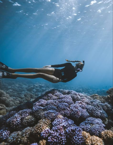 Snorkeling Pictures, Swimming Motivation, Skin Diving, Underwater Pictures, Best Snorkeling, Underwater Photographer, Travel Pictures Poses, Underwater Photos, Ocean Vibes