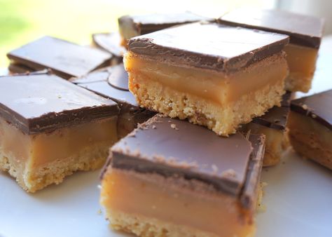 Okay this one has a long title. Ha. Oops! Millionaires shortbreads – SO naughty but SO nice. I decided to make a gluten free version to share with you and added salt, because I LOVE salted caramel. This was super simple to do and came out so delicious. The salt is obviously optional, if you don’t like salted caramel you can leave it out, but personally I love it! I… Caramel Squares, Millionaires Shortbread, Millionaire Shortbread, Biscuits Cookies, Biscuit Cookies, Layer Cakes, Gluten Free Flour, Wheat Free, Chocolate Truffles