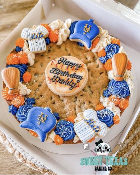 Cookie Cake For Men, Skillet Cookies, Cookie Cake Decorations, Cookie Cake Designs, Cookie Pictures, Cookie Cake Birthday, Cookie Cakes, Giant Cookie