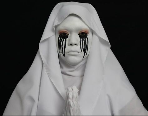 This is a Halloween costume or SFX makeup idea White Nun Halloween, Nun Halloween, White Foundation, Ghost Makeup, American Horror Story Asylum, Horror Make-up, Peach Eyeshadow, Halloween Is Coming, Horror Makeup