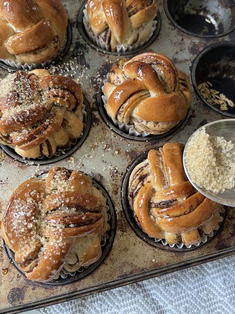 Cinnamon Bun Knots Bun Knot, Cinnamon Knots, Sweet Buns, Savory Bread, Cinnamon Bun, Dairy Free Milk, Sugar Paste, Cinnamon Buns, Caster Sugar