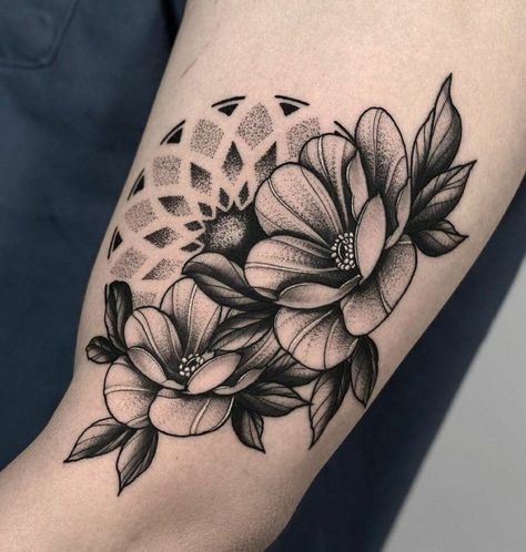 Black Hole Tattoo, Darkside Tattoo, Geometric Flower Tattoo, Mandela Tattoo, Wrist Tattoos Girls, Dragon Tattoo Ideas, Mandala Hand Tattoos, Wrist Tattoo Designs, Tattoos With Kids Names