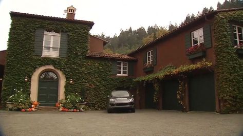 "Parent Trap" house in Napa Valley survived tragic North Bay fires | abc7news.com Parent Trap Interior Design, Parent Trap Vineyard, Parent Trap House Napa, Parent Trap House, Napa Valley House, Trap Movie, Parent Trap Movie, Vineyard House, The Parent Trap