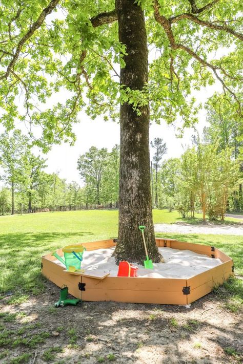 Simple Sandbox, Sand Pits For Kids, Wooden Sandbox, Backyard Play Spaces, Diy Sandbox, Garden Seating Area, Play Area Backyard, Backyard Kids Play Area, Diy House Renovations