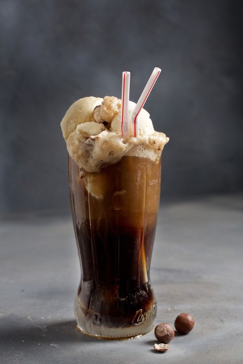 Starting this classic float with a malt syrup seems to boost the root beer flavor here, but you can go without it. Float Aesthetic, Float Ice Cream, Root Beer Float Bar, Rootbeer Float Cupcakes, Floats Drinks, Cream Cheese Buttercream Frosting, Malted Milk Balls, Butter Cupcakes, Cream Cheese Buttercream