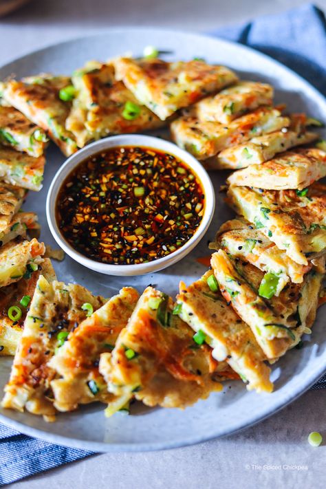 Chinese Dipping Sauces Recipes, Korean Pancake Sauce Recipe, Korean Dumpling Sauce, Potsticker Dipping Sauce Easy, Korean Pancake Sauce, Korean Pancake Dipping Sauce, Sauce For Potstickers Easy, Korean Dipping Sauce Recipe, Chinese Hot Mustard Recipe