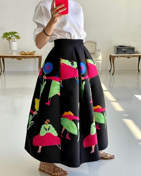 Temporary Shop, Colorful Gown, Meeting Outfit, Nerd Fashion, Street Style Chic, Abayas Fashion, Abaya Fashion, Outfit Combinations, Lookbook Outfits