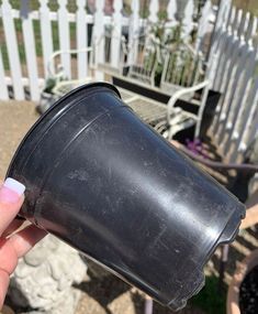 Check out this dollar store plastic planter upgrade and decorate your home on a budget. Upcycle Plastic Planters, Black Pots Planters, Plastic Planters Makeover Ideas, Plastic Pots Makeover Diy, Planter Makeover, Decorated Pots, Cheap Flower Pots, Upcycle Plastic, Pots Diy