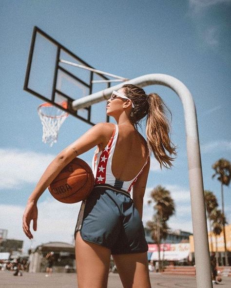 Athletic Photoshoot, Basketball Pictures Poses, Activewear Photoshoot, City Of Stars, Sport Photoshoot, Tennis Photos, Sport Portraits, Just For Me, Basketball Photography