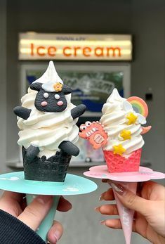 Japan Ice Cream Aesthetic, Soft Ice Cream Ideas, Korean Ice Cream Aesthetic, Korea Ice Cream, Soft Serve Ice Cream Shop, Street Ice Cream, Dq Ice Cream, Ice Cream Soft Serve, Korean Ice Cream