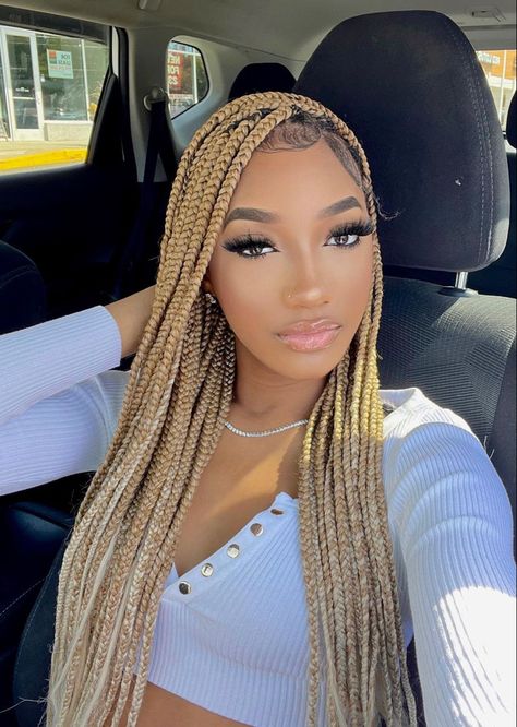 Blonde Box Braids Hairstyles, Blonde Knotless Box Braids, Box Braids Hairstyle, Blonde Braiding Hair, Blonde Knotless, Curly Braided Hairstyles, Unnatural Hair Color, Hairstyles Trending, Colored Box Braids