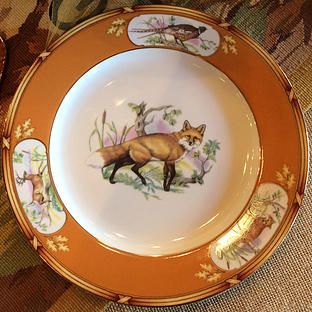 Does anyone know the name of this china pattern? Fox Plate, Spode Woodland, Fox Den, American Wildlife, Fox Tail, Equestrian Decor, English Manor, Luxury Home Furniture, Fox Hunting