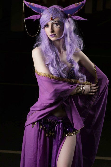 Gijinka Espeon Espeon Costume, Espeon Cosplay, Espeon Pokemon, Pokémon Gijinka, Comic Con Costumes, Pokemon Costumes, Pokemon Gijinka, Eevee Evolutions, Pokemon Cosplay