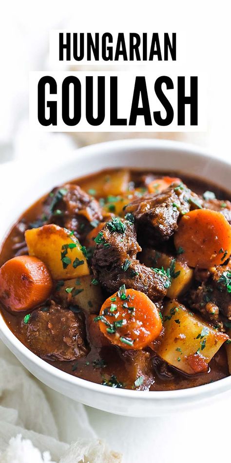 This delicious Hungarian Goulash Recipe is jam-packed with vegetables and beef in an amazing spice-filled broth that is loaded with flavor. Hungarian Stew Recipes, Quick Goulash Recipes, Beef Goulash Recipes, Bohemian Recipes, Sauerbraten Recipe, Hungarian Dishes, Hungarian Goulash, Billy Parisi, Goulash Recipe