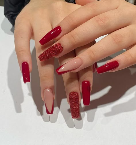 Color Ombre Nails Short, Red Nail Coffin, Red And Glitter Nail Designs, Red Nails Ombre, Red Nail Glitter, Red Nails Coffin, Nails Red Short, Red Nails With Glitter, Glitter Nails Pink