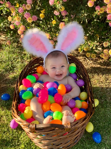 DIY Easter Egg filled basket photoshoot with my 6 month old! 6 Month Old Easter Basket, 6 Month Easter Pictures, Easter Egg Photoshoot, Easter Basket Photoshoot, 6 Month Old Easter Basket Ideas, Diy 6 Month Photoshoot, Easter Photoshoot Ideas Kids, 6 Month Old Photo Ideas, 1st Easter Pictures