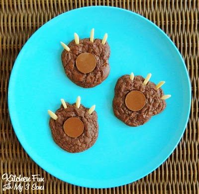 Brownie Bear Claw Camping Cookies Bear Claw Cookies, Paddington Bear Party, Camping Cookies, Camping Food Ideas, Best Camping Meals, Camping Snacks, Camping Birthday Party, Pudding Cookies, Dessert Aux Fruits