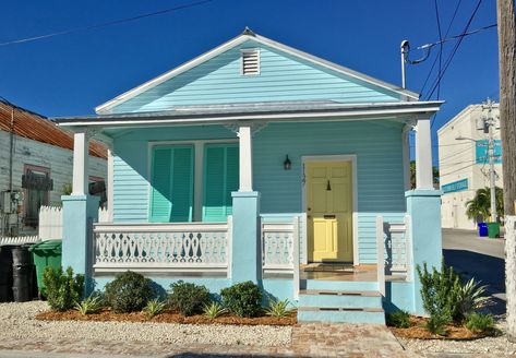 Beach Houses Exterior, Key West Style Homes, Key West Decor, Conch House, Beachy House, Key West House, Blue Beach House, Perfect Lifestyle, Beach House Aesthetic