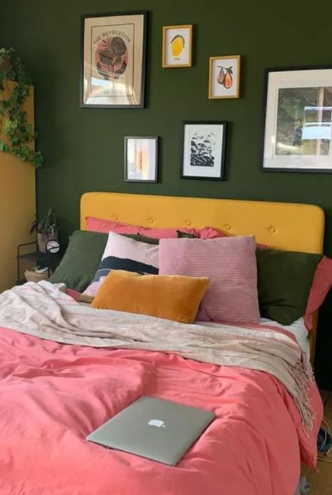 Punk And Green Bedroom, Green Colorful Bedroom, Dark Green And Hot Pink Bedroom, Pink Colorful Bedroom, Pink Yellow And Green Bedroom, Yellow And Pink Aesthetic Room, Colorful Green Bedroom, Dark Green And Mustard Bedroom, Green Pink Bedroom Ideas