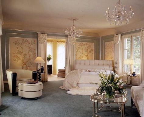 Classic Interior in white tones #bykoket #interiors #homedecor Glamour Decor Bedroom, Hollywood Bedroom Decor, Old Hollywood Glamour Decor, Glamour Bedroom Ideas, Hollywood Glamour Decor, Old Hollywood Bedroom, Hollywood Glamour Bedroom, Hollywood Glam Bedroom, Hollywood Room