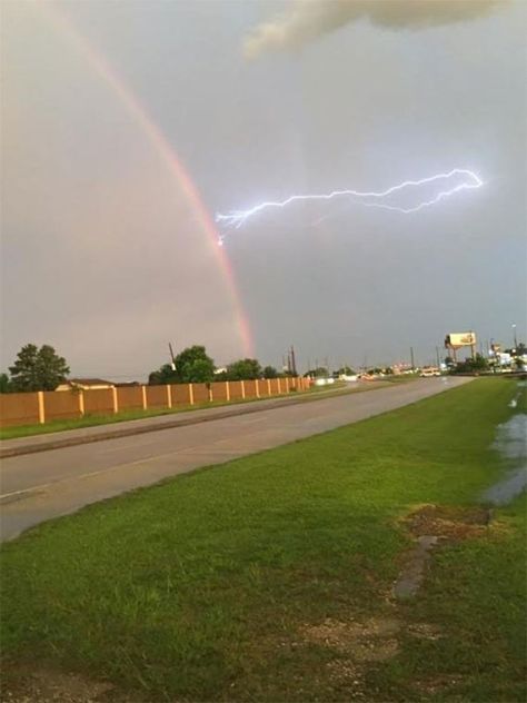 Lightning Striking A Rainbow, This Moment Caught On My Mom’s Cell Phone | Bored Panda Strange Weather, Golf Tips For Beginners, Perfectly Timed Photos, Lightning Strikes, A Rainbow, Baseball Field, This Moment, Mother Nature, Thor