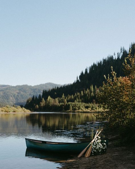 a beautiful day on the river in idaho with some of the most amazing vendors 🫶 canoe shoots are a new favorite photos @saltandsandphotos florals @bloomroomfloralco hair @ur.hairy.godmother makeup @hannataylorbeauty dress @lulus @lulusweddings #idahoweddingphotographer #idahoelopementphotographer #boiseweddingphotographer #boiseelopementphotographer #canoeelopement Canoe Wedding, To The Mountains, Micro Wedding, A Beautiful Day, Mountain Wedding, Godmother, Elopement Photographer, Idaho, The River