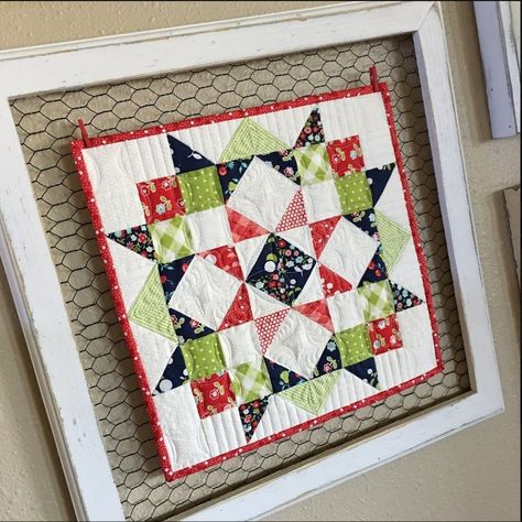 Moda Love Sew Along Framed Quilt, Tiny Quilts, Quilted Wall Hangings Patterns, Quilt Hanging, Mini Patchwork, Quilt Display, Mini Quilt Patterns, Doll Quilts, Picnic Quilt