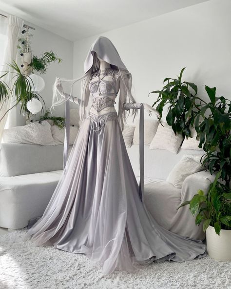 ASKASU | ⚔️ Lace Marble Set Dress ⚔️ Waist-cincher soft corset, bra with „clip-on” hood, skirt laced on back, shoulder-pads, sash-arms. Completely… | Instagram Hooded Dress Outfit, Fae Dress, Atlas Art, Long Corset, White Princess Dress, Royalty Dress, Grey Gown, Fantasy Clothes, Corset Bra