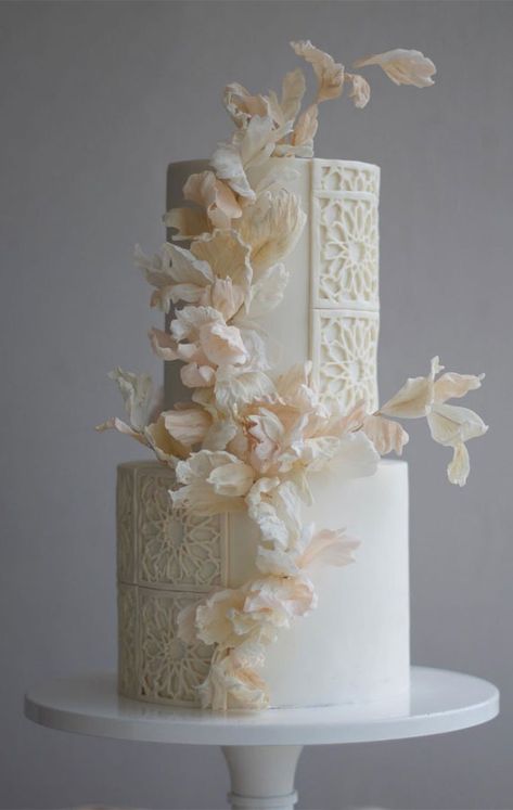 Vintage Pasta, Beautiful Cake Designs, Dream Wedding Cake, Classic Wedding Cake, Modern Cakes, The Bakery, Cake Trends, Modern Wedding Cake, Unique Wedding Cakes