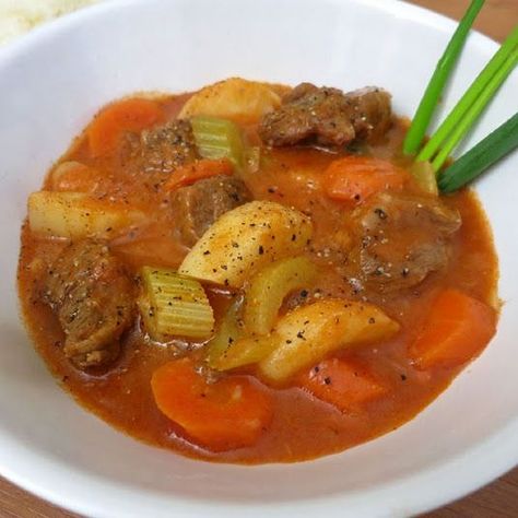 Da’ Bes’ Hawaiian Local Style Beef Stew Hawaiian Beef Stew Crockpot, Hawaiian Beef Stew Recipe, Hawaiian Beef, Hawaiian Recipes, Asian Meals, Recipes Meat, Hawaiian Dishes, Hawaii Food, Stew Meat