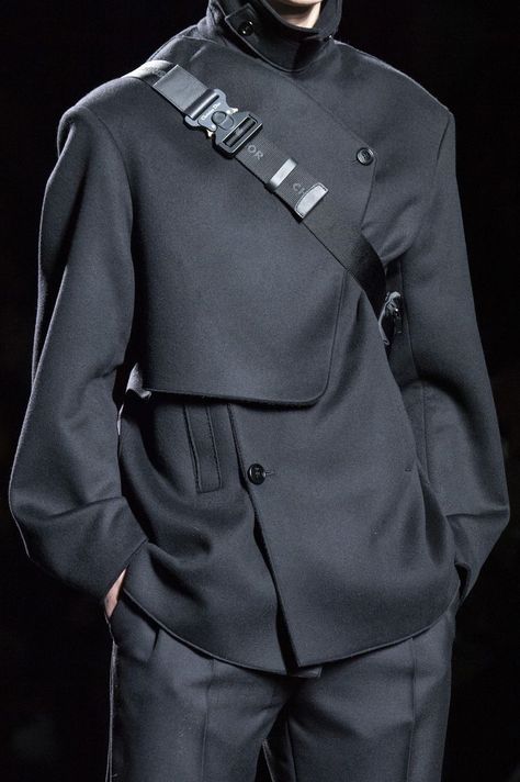 Futuristic Female Fashion, Sci Fi Aesthetic Fashion, Futuristic Menswear, Futuristic Suit, Menswear 2020, Menswear Details, Mens Fashion Wedding, Mens Fashion Editorial, Menswear Runway