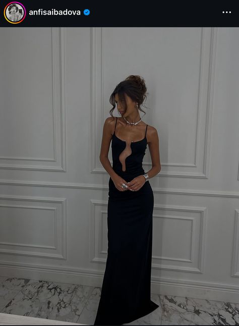 Outfit Ideas Date Night, Outfit Ideas Date, Ootd Outfit Ideas, Evening Wear Dresses, Date Night Outfits, Black Dresses Classy, Black Evening Gown, Instagram Dress, Child Psychology