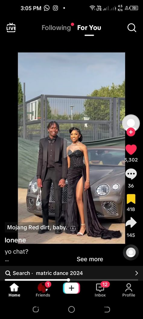 Prom Couples Black Outfits, Black Hoco Couple Outfits, Black Matric Dance Dresses, Prom Matching Couples Outfits, Black Prom Couples Outfit, Prom Ideas Black Couples, Black Dresses For Prom, Prom Outfits Ideas, Prom Date Pictures