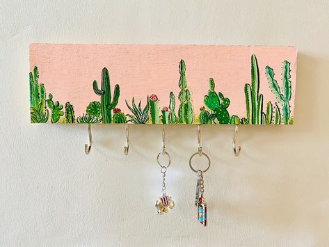 How To Make A Key Holder For The Wall, Key Holder Wall Decor, Key Holder Painting Ideas, Wooden Key Holder Diy, Diy Wall Key Holder Ideas, Diy Wooden Key Holder Ideas, Diy Key Holder Easy, Key Holder Diy Creative, Diy Key Holder Ideas Creative