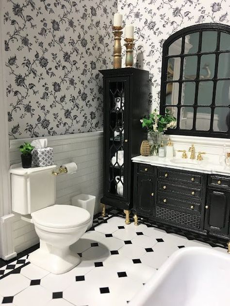 My Miniature Madness: Black, White and Gold Fairfield Dollhouse, Miniature Bathroom, Ceiling Trim, Dollhouse Bathroom, Black And White Bathroom, Miniature Display, Doll House Ideas, Doll House Plans, Victorian Dollhouse