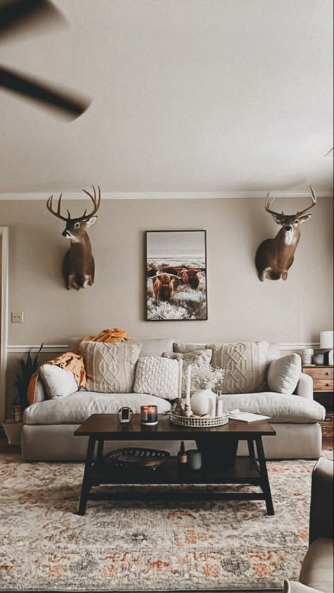 Apartment Living Room Western, Western Home Decor On A Budget, Western Studio Apartment Ideas, Western Boho Home Decor Living Room, Western Style Living Room Rustic, Boho Western House Ideas, Boho Living Room Couch Ideas, Simple Western Living Room Ideas, Western Trailer House