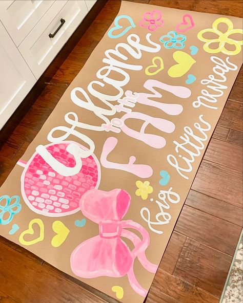 The cutest banner for big little reveal!! 🪩🎀💐 Big Little Poster, Painted Banners, Sorority Pr, Sorority Big Little, Banner Ideas, Cute Banners, Big Little Reveal, Paper Banners, Kappa Delta