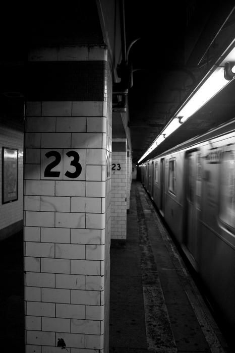 Money Aesthetic Black, Street Black And White, Black And White Photograph, Money Aesthetic, Aesthetic Black, Wall Art Home, Art Home Decor, Porter, Train