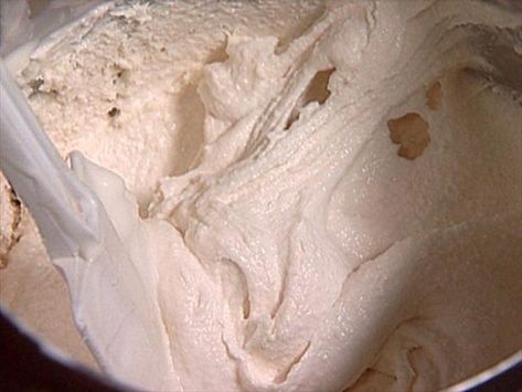 Malted Milk Recipes, Malt Ice Cream, Ice Cream Video, Malt Recipe, Snow Ice Cream, Cinnamon Ice Cream, Tyler Florence, Vanilla Ice Cream Recipe, Video Food