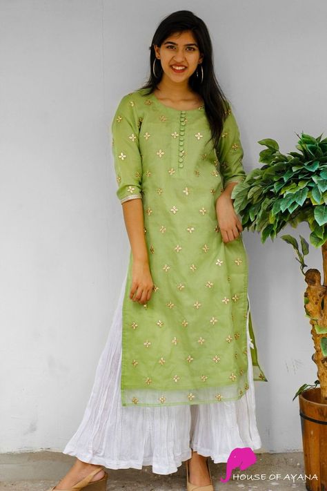 Green Kurti, Organza Kurti, Silk Kurti Designs, Indian Kurti Designs, Kurti Sleeves Design, New Kurti Designs, Simple Kurta Designs, Designer Kurti Patterns, Kurti Patterns