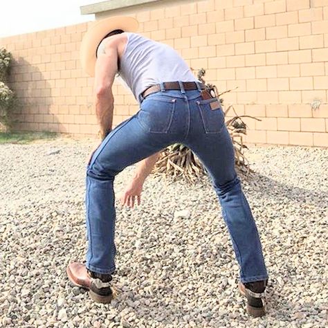 Cowboy Butts, Wrangler Butts, Gay Cowboy, Cowboy Men, Cowboy Jeans, Wrangler Pants, Cowboys Men, Mens Fashion Business, Country Men