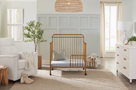 Wood bassinet