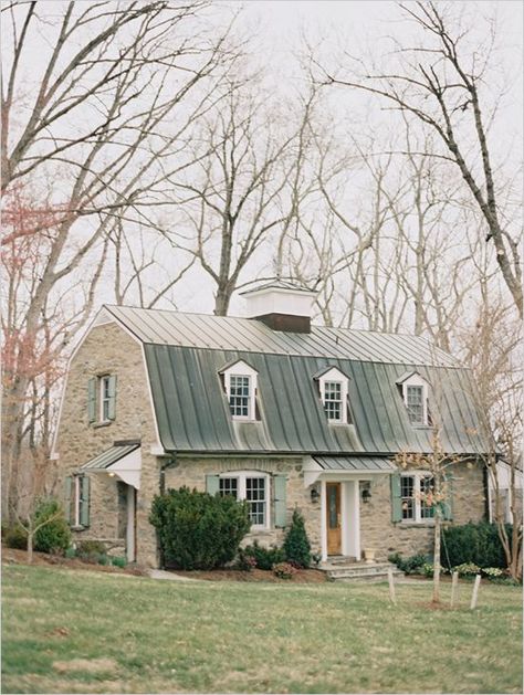 Dutch Colonial Exterior, Gambrel House, Cottage House Exterior, Gambrel Style, Cat Houses, Gambrel Roof, Stone Cottages, Colonial Exterior, Dutch Colonial